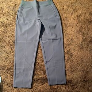 Athleta Olive Green Women’s Track Pants
By two or more Athleta items $15 each